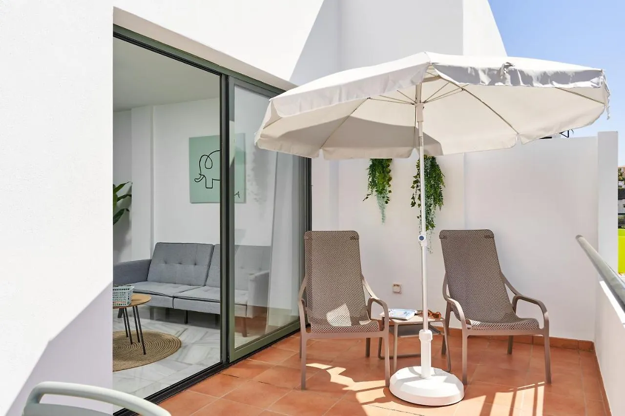 2-Bedroom Apartment With Seaview ネルハ